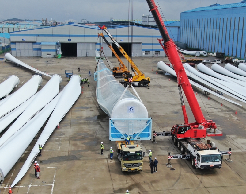 휴먼컴퍼지트의 8MW 풍력 블레이드.