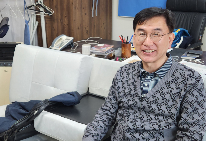양승운(57) 휴먼컴퍼지트 대표.