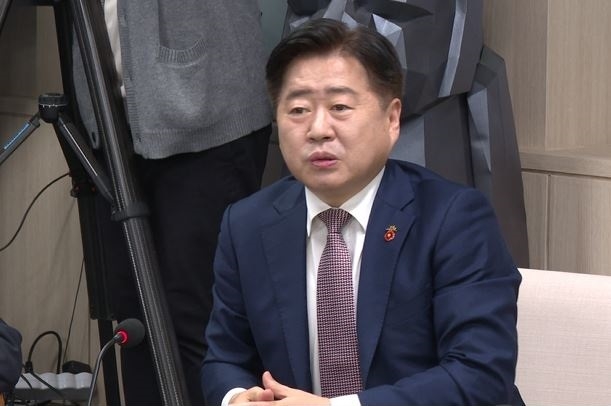 오영훈 제주지사가 31일 오후 2시30분 제주도청 2층 소통회의실에서 중국출장 일정과 관련한 기자간담회를 갖고 있다.