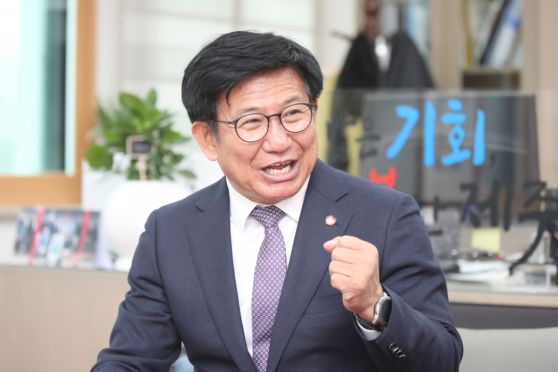 김경학 제주도의회 의장.