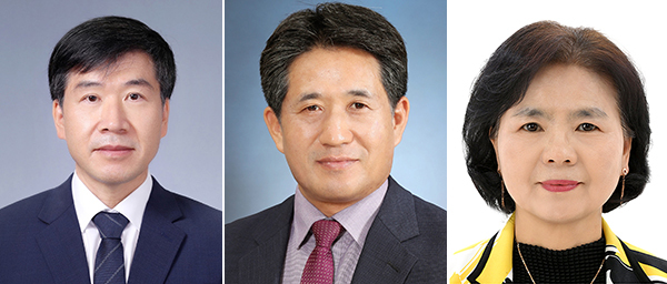 왼쪽부터 김월룡 교육국장, 강승민 제주시교육지원청 교육장, 강옥화 서귀포시교육지원청 교육장
