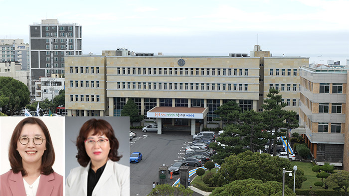 왼쪽부터 문성인 제주도서관장, 한봉순 제주도교육청 행정국장