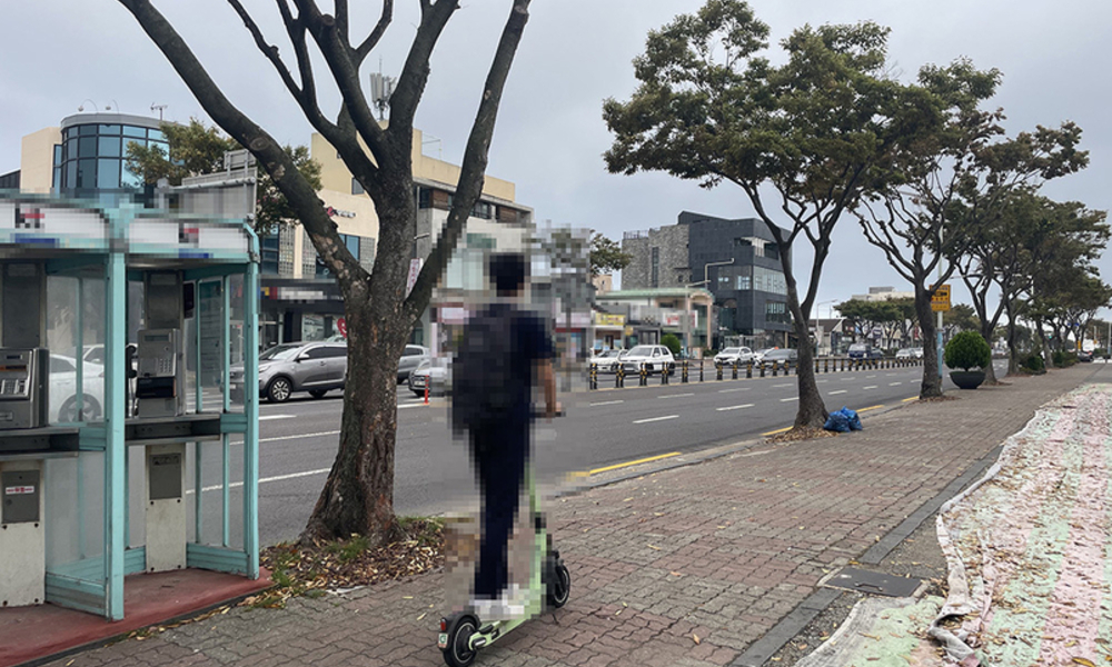 한해 민원만 1398건 ... 불법 주.정차 전동킥보드 27일부터 견인