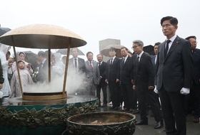 김문수, 4·3평화공원 참배 ... 사과·해명 없었다