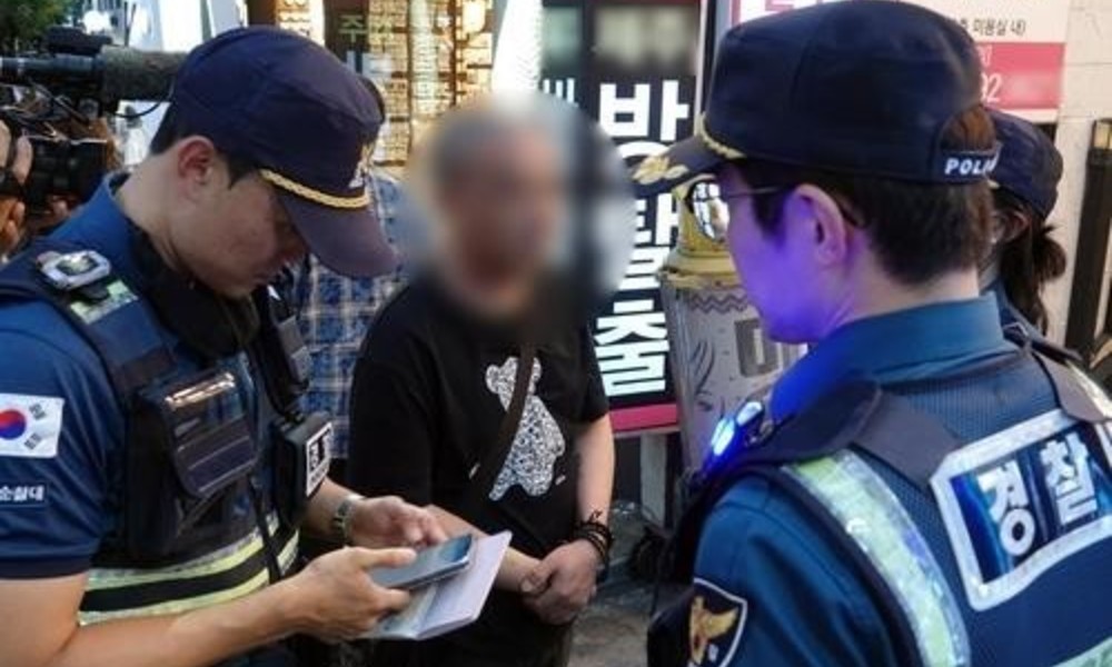제주 누웨마루 거리서 1시간 만에 26건 적발 … 외국인 무단횡단 13건