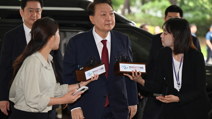 12·3 불법계엄의 설계자, 몸통을 흔든 꼬리