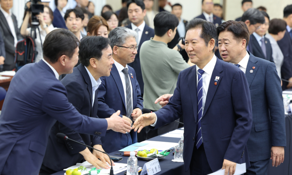 정청래, '잠들지 않는 남도' 부르며 제주4·3 아픔 공감 … 제주 전폭 지원 약속
