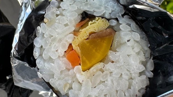 "4천원 김밥, 밥만 가득" … 탐라문화제 바가지 논란 확산