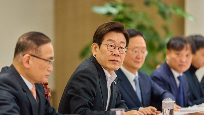 뛰는 집값, 불안한 환율 … 李, 코스피 아닌 경제 실상 직시해야