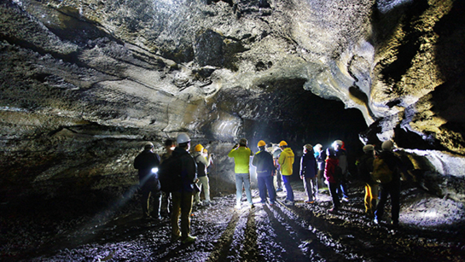 돌덩이 떨어져 폐쇄된 제주 만장굴 내년 봄 재개방한다