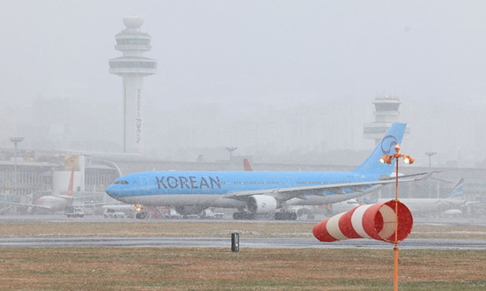 새해 벽두 제주서 눈길 사고로 13명 중경상 … 항공편 결항 잇따라