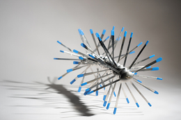 양용방의 작품세계, 사물과 인간의 협력