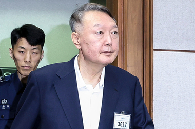 <속보> 尹 체포방해 1심 징역 5년 … "일신·사익 위해 경호처 사병화"