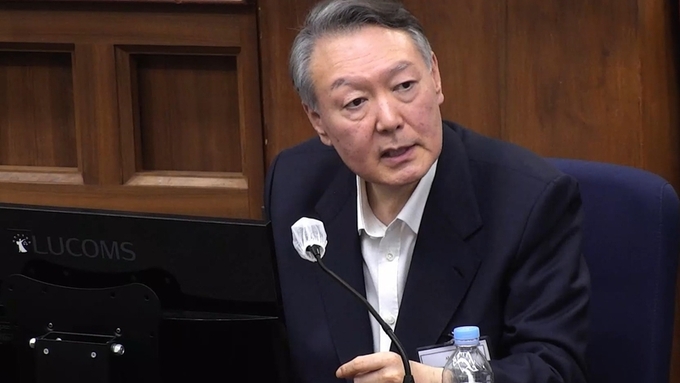 <2보> 尹계엄 첫단죄 체포방해 징역 5년 ... "법치훼손·경호처 사병화"