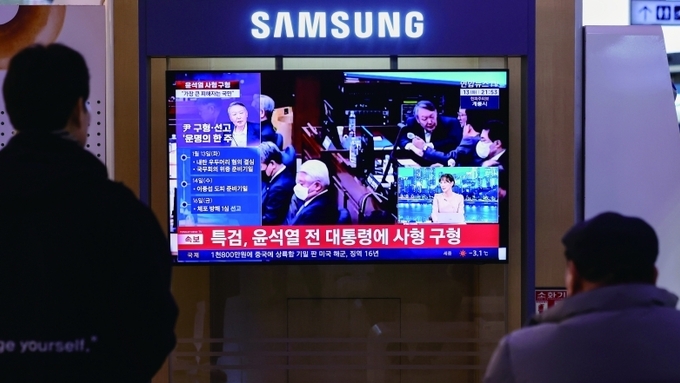 윤석열 내란재판, 히틀러 내란재판, 책임지지 않는 자유