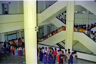 [포토 제주오디세이] 1980년 제주도청 내부 그리고 지금