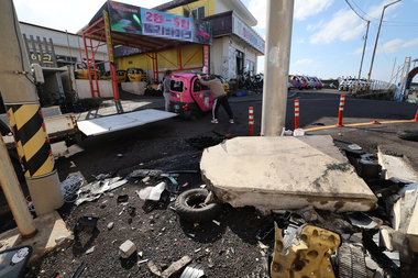 "급발진 아닌 과실" … 제주 우도 14명 사상 렌터카 운전자 재판에