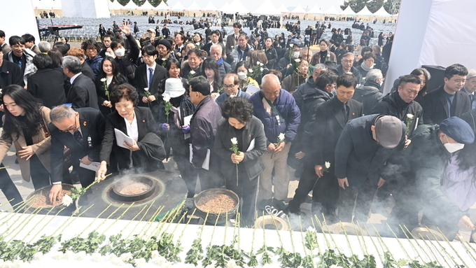 이제는 4·3희생자 및 유족 14만3240명 ... '몰라 구장' 김성홍씨도