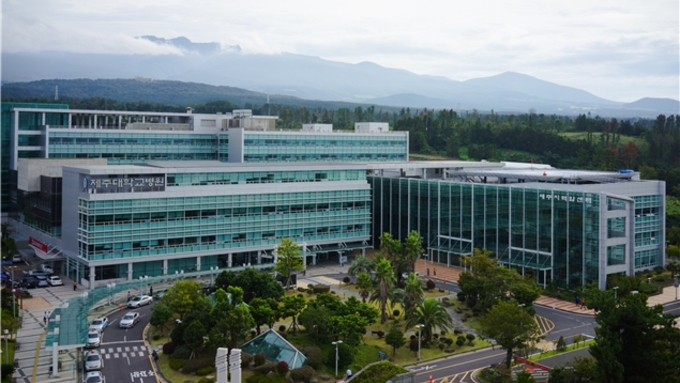 제주대 의대 정원, 내년엔 40명→68명, 그 후는 75명 ... 증원분은 지역의사