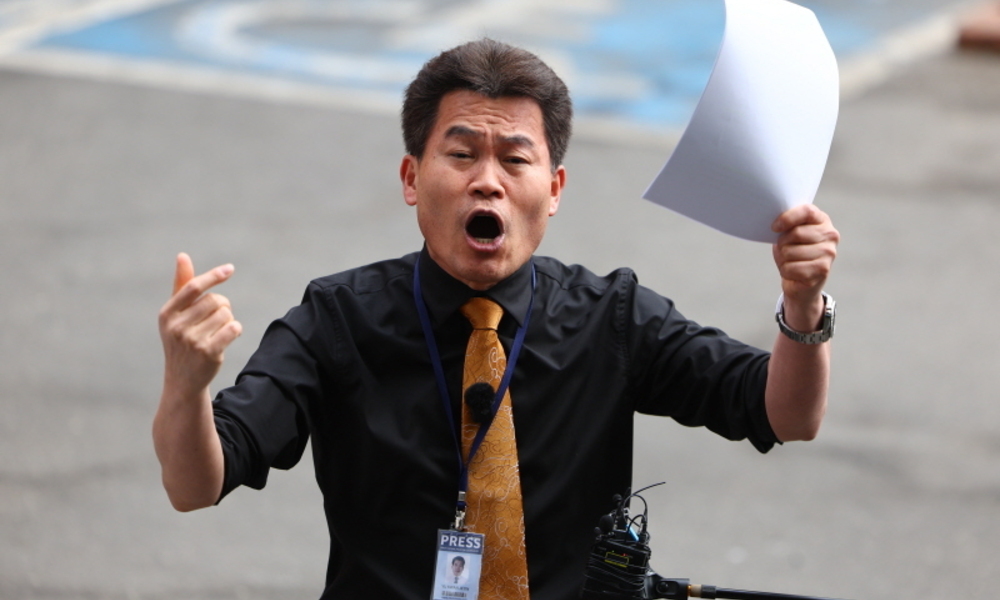 부정선거, 정치판, OTT까지… 가히 무당들의 전성시대