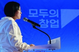 코로나19 때로 치솟은 청년실업률… AI시대 맞춰 정책 재설계해야