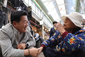 오영훈 "전통시장에 키오스크·무료 와이파이 도입"
