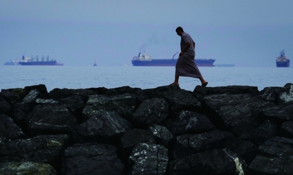 불안한 휴전과 호르무즈 해협 봉쇄 … 이참에 ‘대체 운송로’ 개척해야