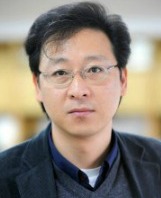 양성철/ <제이누리> 발행,편집인