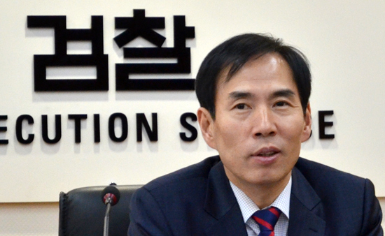 제주지검 회의실에서 간담회 중인 김수창 지검장