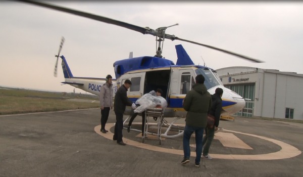 실종 9일만에 발견된 변사자 황씨를 헬기로 긴급 이송하고 있다. <사진제공/제주지방경찰청>