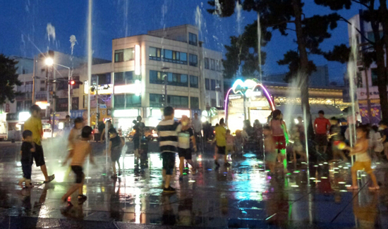 11일 제주지방기상청에 따르면 10일~11일 밤 제주에 첫 열대야 현상이 발생했다. 11일 최저기온은 26도를 기록했다.